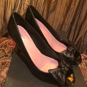 Black bow tie heels size 6.5